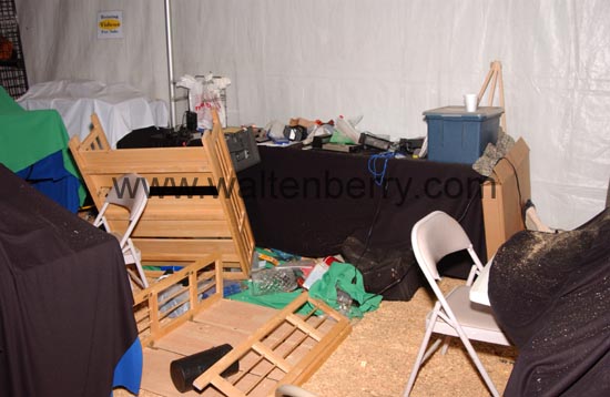 booth after storm BC06pAW.1- 001