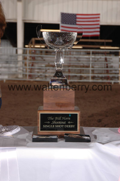 op trophy BH08pAW- 001