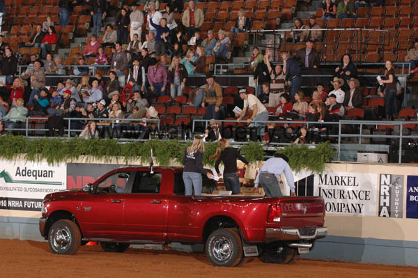 tossing stuff NR10pSH,2-077