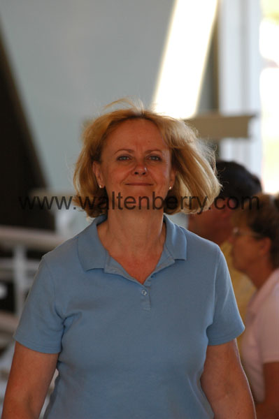 candid WQ08p20- 009
